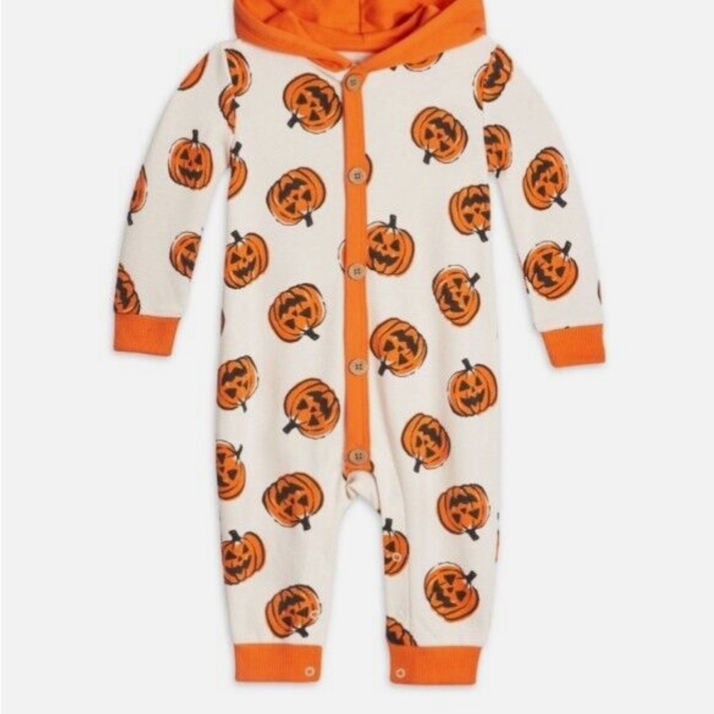 Wonder Nation Orange and White Pumpkin Print Footies